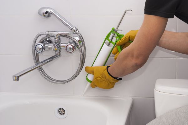 Cost of Bathtub Caulking in Mchenry