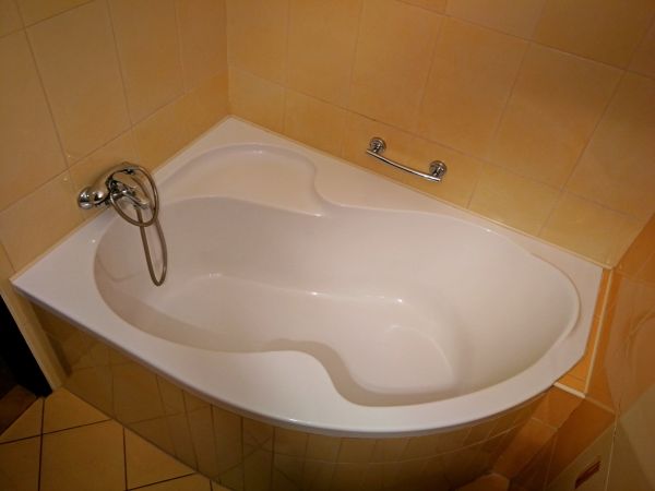 Cost of Tub Handrail Installation in Mchenry